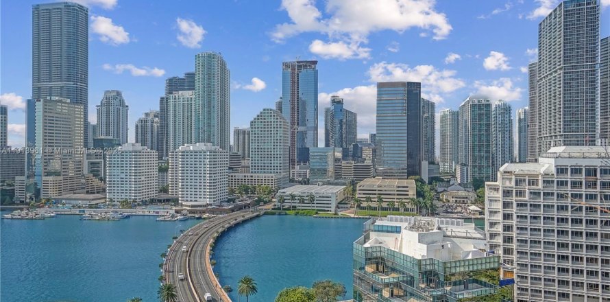 Condominio en Miami, Florida, 2 dormitorios № 1971949