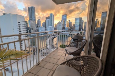 Condominio en alquiler en Miami, Florida, 2 dormitorios, 98.94 m2 № 1971949 - foto 6