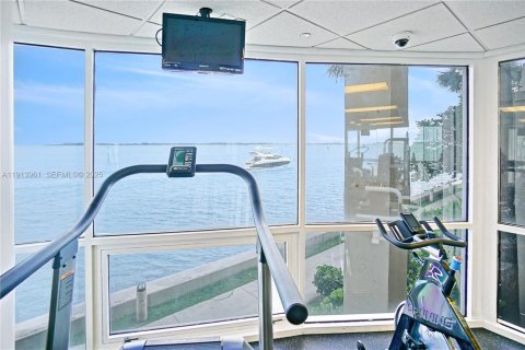 Condominio en alquiler en Miami, Florida, 2 dormitorios, 98.94 m2 № 1971949 - foto 24