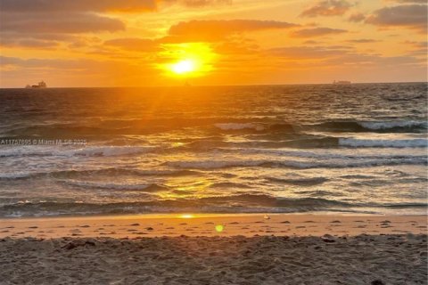 Снять в аренду кондоминиум в Форт-Лодердейл, Флорида 1 спальня, 60.11м2, № 1937441 - фото 11