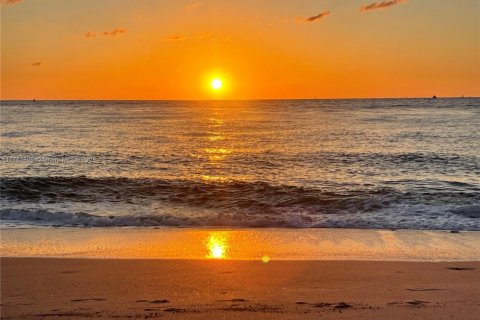 Снять в аренду кондоминиум в Форт-Лодердейл, Флорида 1 спальня, 60.11м2, № 1937441 - фото 9