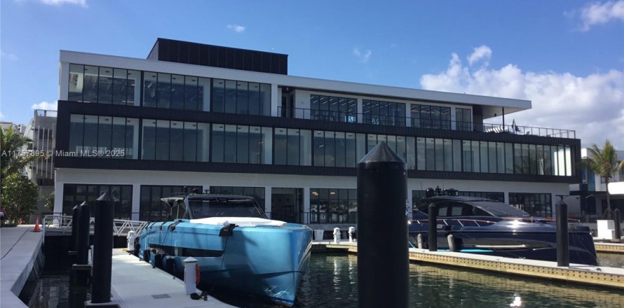 Кондоминиум с 1 спальней в Форт-Лодердейл, Флорида № 1937441