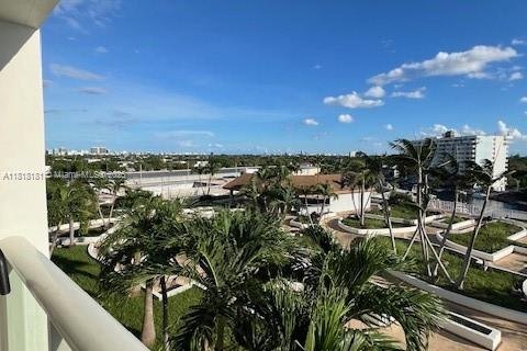Condominio en venta en North Miami, Florida, 2 dormitorios, 99.41 m2 № 1782038 - foto 10
