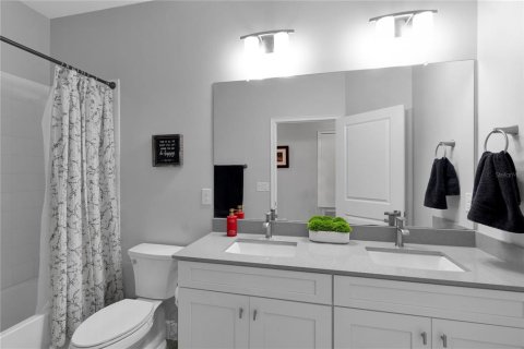 House in Apollo Beach, Florida 4 bedrooms, 219.99 sq.m. № 2120442 - photo 21