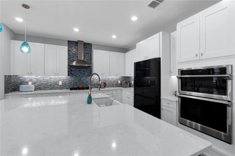 House in Apollo Beach, Florida 4 bedrooms, 219.99 sq.m. № 2120442 - photo 5
