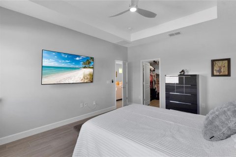 House in Apollo Beach, Florida 4 bedrooms, 219.99 sq.m. № 2120442 - photo 15