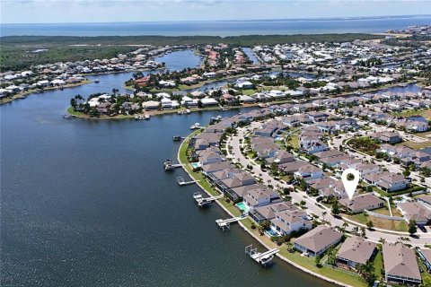 Casa en Apollo Beach, Florida 4 dormitorios, 219.99 m2 № 2120442