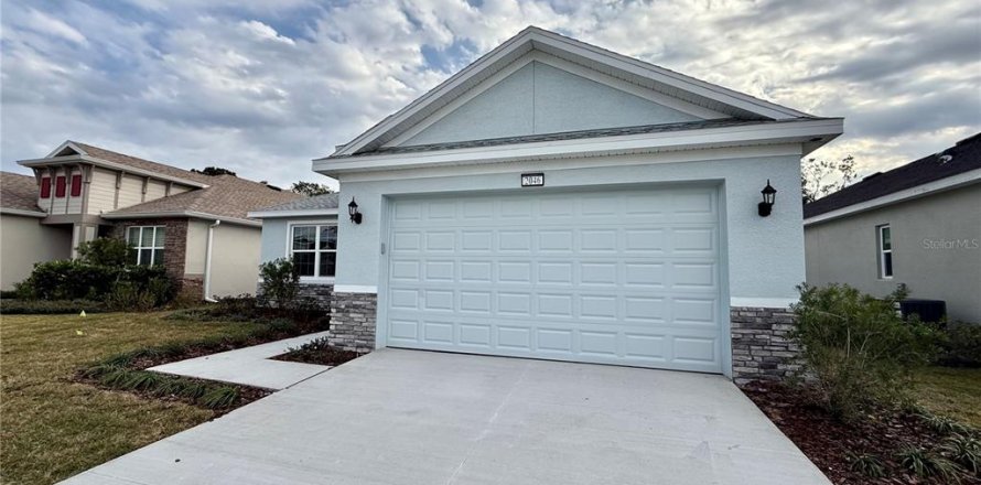 House in Mount Dora, Florida 3 bedrooms, 202.53 sq.m. № 1534292