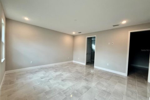 House in Mount Dora, Florida 3 bedrooms, 202.53 sq.m. № 1534292 - photo 18