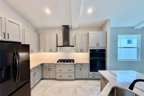 House in Mount Dora, Florida 3 bedrooms, 202.53 sq.m. № 1534292 - photo 5