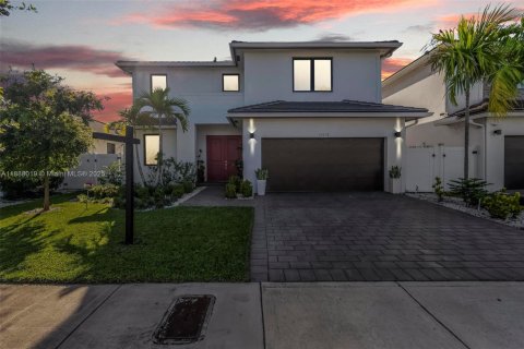 Villa ou maison à vendre à Homestead, Floride: 4 chambres, 237.46 m2 № 1942045 - photo 1