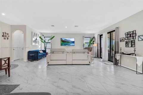 Villa ou maison à vendre à Homestead, Floride: 4 chambres, 237.46 m2 № 1942045 - photo 8