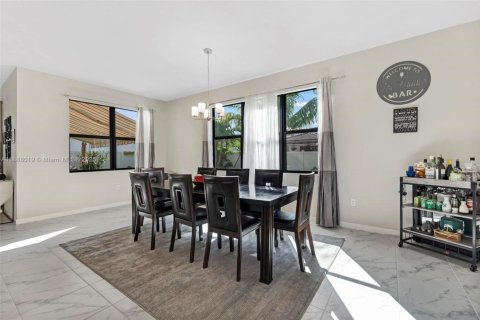 Villa ou maison à vendre à Homestead, Floride: 4 chambres, 237.46 m2 № 1942045 - photo 9