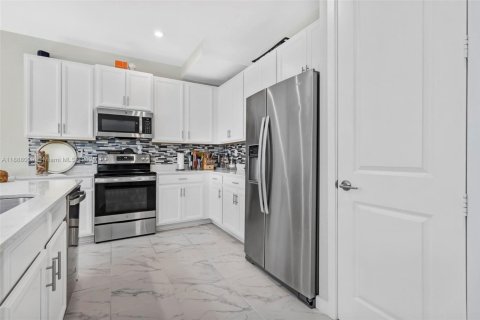 Villa ou maison à vendre à Homestead, Floride: 4 chambres, 237.46 m2 № 1942045 - photo 4