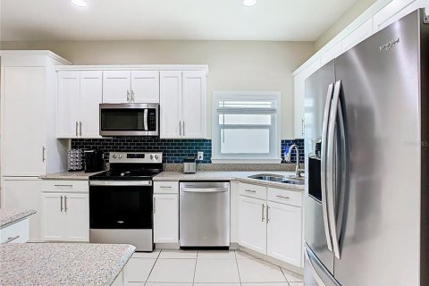 Casa en alquiler en Orlando, Florida, 3 dormitorios, 189.43 m2 № 1777048 - foto 18