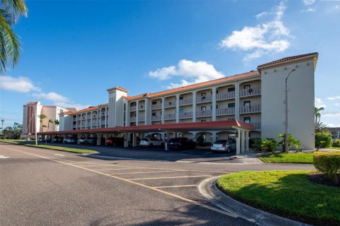 Condo in Clearwater, Florida, 2 bedrooms  № 1900757 - photo 4
