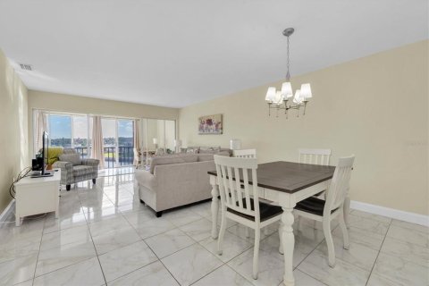 Condo in Clearwater, Florida, 2 bedrooms  № 1900757 - photo 16