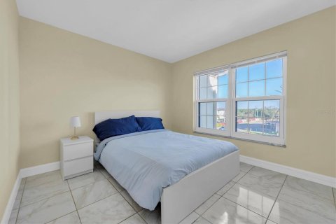 Condo in Clearwater, Florida, 2 bedrooms  № 1900757 - photo 21