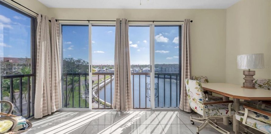 Condo in Clearwater, Florida, 2 bedrooms  № 1900757