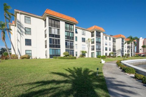 Condo in Clearwater, Florida, 2 bedrooms  № 1900757 - photo 25