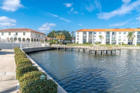 Condo in Clearwater, Florida, 2 bedrooms  № 1900757 - photo 28