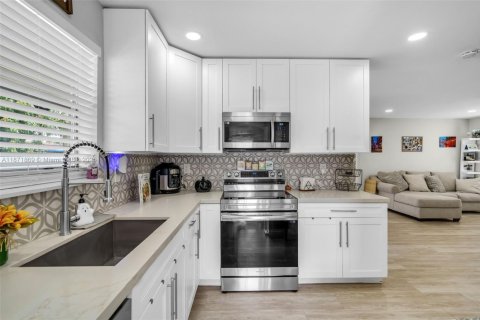 Villa ou maison à vendre à Fort Lauderdale, Floride: 3 chambres, 114.55 m2 № 1920217 - photo 11