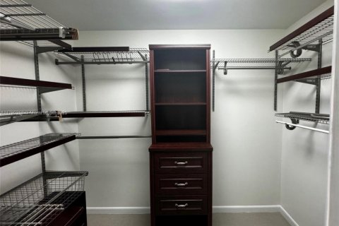 Снять в аренду кондоминиум в Майами, Флорида 1 спальня, 96.25м2, № 1959516 - фото 3