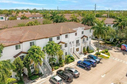 Condo in Miramar, Florida, 3 bedrooms  № 1696286 - photo 4