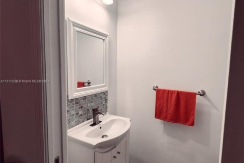 Condo in Miramar, Florida, 3 bedrooms  № 1696286 - photo 7