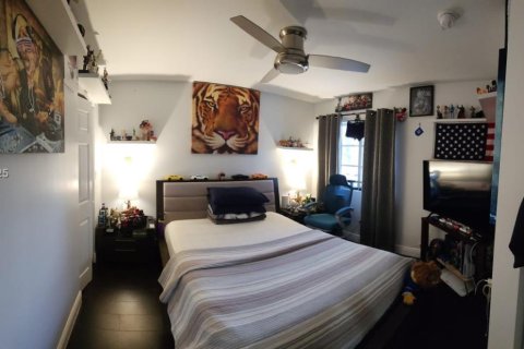 Condo in Miramar, Florida, 3 bedrooms  № 1696286 - photo 9