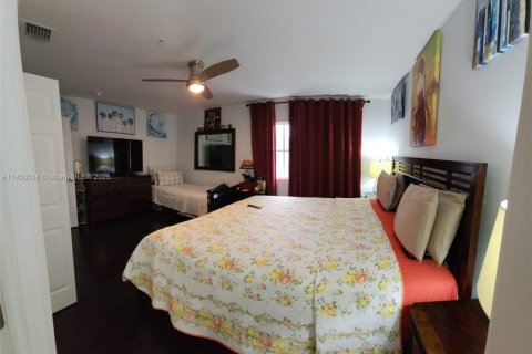 Condo in Miramar, Florida, 3 bedrooms  № 1696286 - photo 15