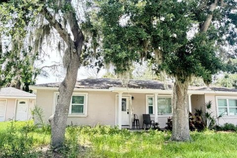 House in Port Richey, Florida 3 bedrooms, 143.44 sq.m. № 2280093