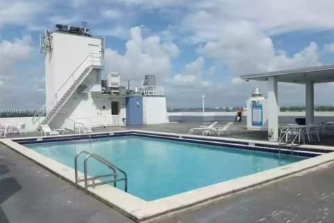 Condo in Miami Beach, Florida, 1 bedroom № 2154800 - photo 25