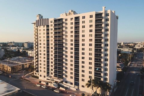 Condo in Miami Beach, Florida, 1 bedroom  № 2154800