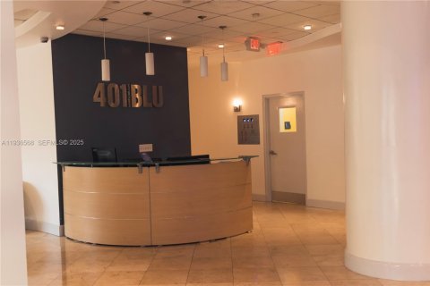 Condo in Miami Beach, Florida, 1 bedroom № 2154800 - photo 2