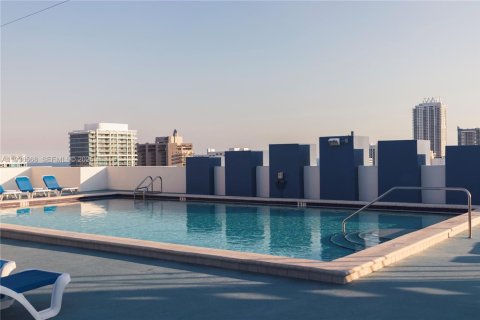 Condo in Miami Beach, Florida, 1 bedroom № 2154800 - photo 29