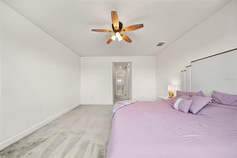 House in Wesley Chapel, Florida 4 bedrooms, 275.08 sq.m. № 1854432 - photo 22