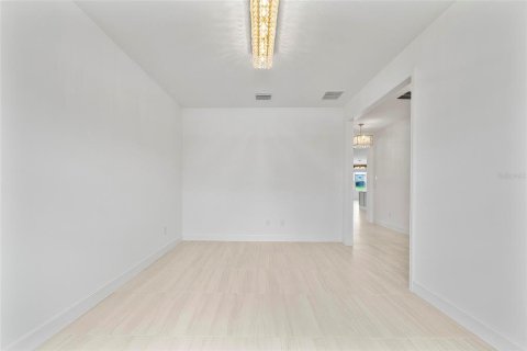 House in Wesley Chapel, Florida 4 bedrooms, 275.08 sq.m. № 1854432 - photo 10