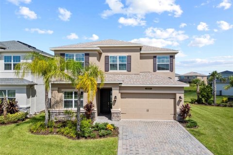 House in Wesley Chapel, Florida 4 bedrooms, 275.08 sq.m. № 1854432 - photo 2