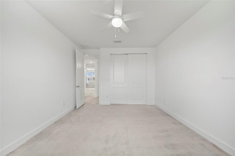 House in Wesley Chapel, Florida 4 bedrooms, 275.08 sq.m. № 1854432 - photo 27