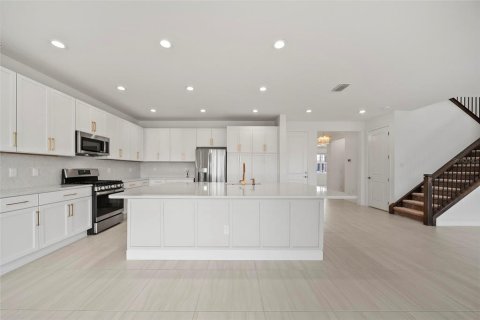 House in Wesley Chapel, Florida 4 bedrooms, 275.08 sq.m. № 1854432 - photo 3