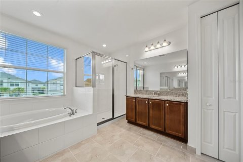 House in Wesley Chapel, Florida 4 bedrooms, 275.08 sq.m. № 1854432 - photo 24