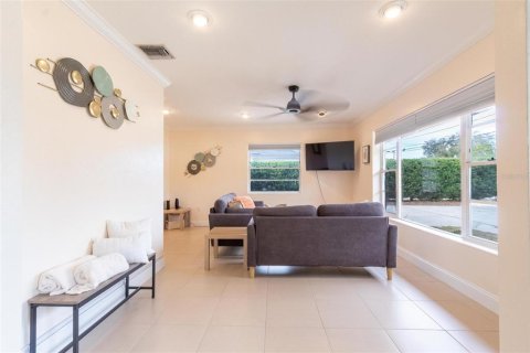Casa en venta en Orlando, Florida, 3 dormitorios, 134.62 m2 № 2107613 - foto 8