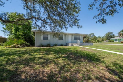 House in PORT ST. JOHN in Cocoa, Florida 2 bedrooms, 85.47 sq.m. № 1743613 - photo 1