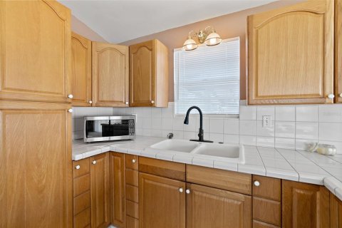 House in PORT ST. JOHN in Cocoa, Florida 2 bedrooms, 85.47 sq.m. № 1743613 - photo 12