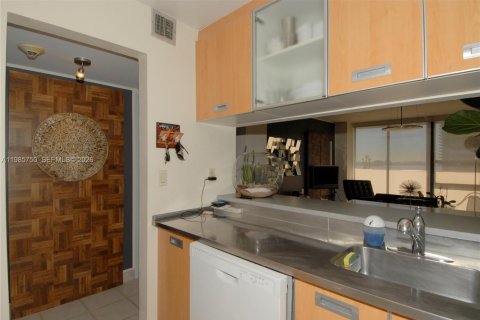 Copropriété à vendre à Miami, Floride: 1 chambre, 71.35 m2 № 2052500 - photo 10