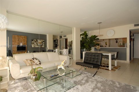 Copropriété à vendre à Miami, Floride: 1 chambre, 71.35 m2 № 2052500 - photo 3