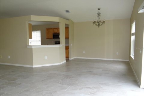 Villa ou maison à louer à Wesley Chapel, Floride: 3 chambres, 137.96 m2 № 2110728 - photo 3