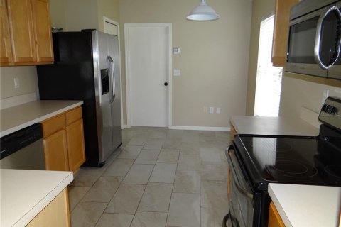 Villa ou maison à louer à Wesley Chapel, Floride: 3 chambres, 137.96 m2 № 2110728 - photo 2