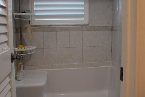 Купить кондоминиум в Уэстон, Флорида 2 спальни, 128.39м2, № 2053523 - фото 27